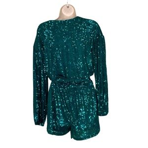 Vintage gaze capturing statement piece for date night or dinner event!